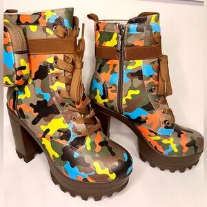 NWT! Camo Print Combat Boots - Chunky Lug Sole Colorful Camouflage Platform Heel